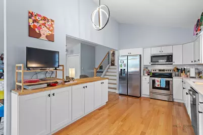 8800 Kostner Terrace, Skokie, IL 60076 - Photo 6
