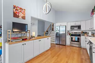 8800 Kostner Terrace, Skokie, IL 60076 - Photo 6
