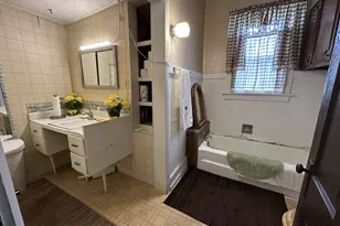 1332 Chartres St, Lasalle, IL 61301 - Photo 10