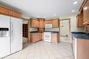593 Cumnock Rd, Inverness, IL 60067 - Photo 6