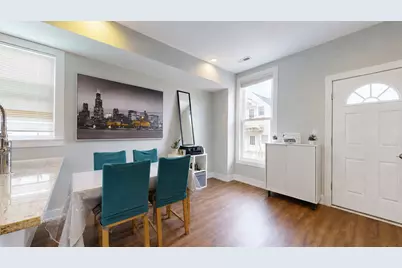 1305 W Barry Avenue #2R, Chicago, IL 60657 - Photo 4