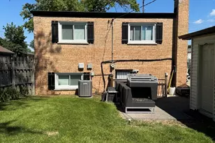 1116 Cernan Dr, Bellwood, IL 60104 - Photo 2