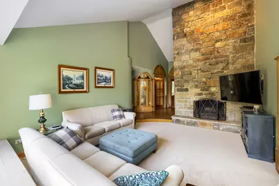 39W526 Lori Lane, Elgin, IL 60124 - Photo 10