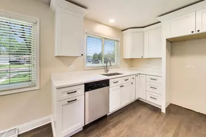238 N Greenwood Avenue, Palatine, IL 60074 - Photo 8