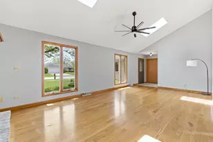 309 Andrea Dr, Manhattan, IL 60442 - Photo 4