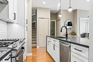 560 W Fulton St, Chicago, IL 60661 - Photo 6