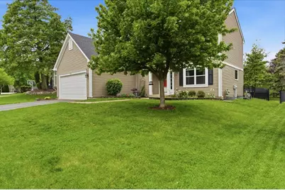 570 W Camden Lane, South Elgin, IL 60177 - Photo 2