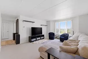 1 Renaissance Pl, Palatine, IL 60067 - Photo 14
