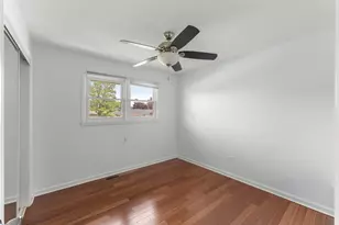 7907 W 74th St, Bridgeview, IL 60455 - Photo 12
