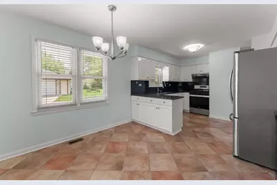 7907 W 74th Street, Bridgeview, IL 60455 - Photo 8
