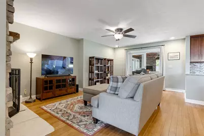 415 Maplewood Drive, Sycamore, IL 60178 - Photo 8