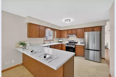 S075 Pleasant Hill Road, Wheaton, IL 60187 - Photo 8