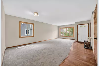 S075 Pleasant Hill Road, Wheaton, IL 60187 - Photo 4