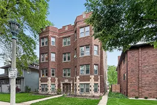 814 S Maple Ave, Oak Park, IL 60304 - Photo 1