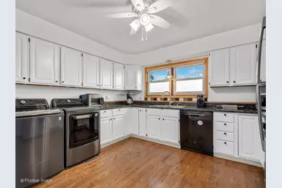 875 S York Street, Elmhurst, IL 60126 - Photo 10