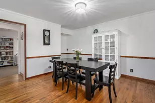 875 S York St, Elmhurst, IL 60126 - Photo 8