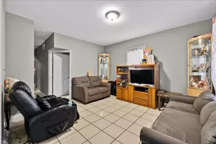 817 Front St, Aurora, IL 60505 - Photo 12