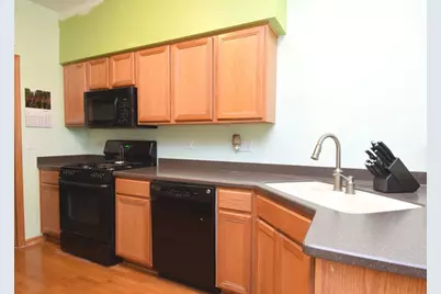 206 W Park Avenue #D, Sugar Grove, IL 60554 - Photo 4