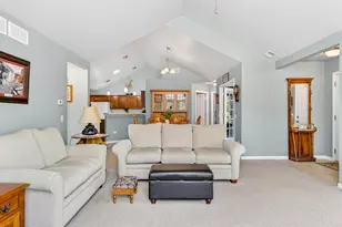 638 Handel Ln, Woodstock, IL 60098 - Photo 8
