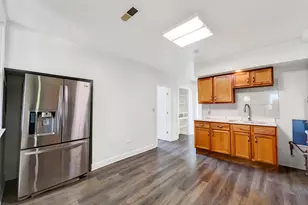 9046 S Brandon Ave, Chicago, IL 60617 - Photo 12