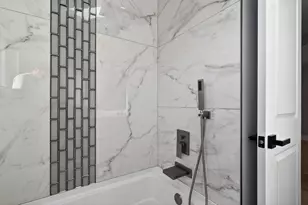 5733 W 83rd Pl, Burbank, IL 60459 - Photo 16