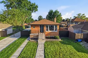 5733 W 83rd Pl, Burbank, IL 60459 - Photo 2