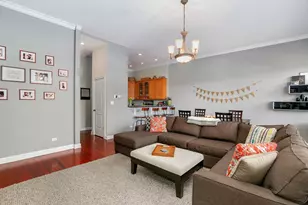 1933 W Irving Park Rd, Chicago, IL 60613 - Photo 4