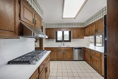 6723 Kingswood Road, Willowbrook, IL 60527 - Photo 12