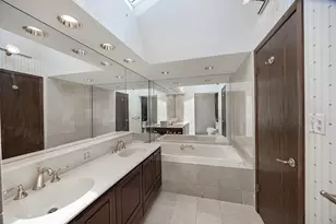 6723 Kingswood Rd, Willowbrook, IL 60527 - Photo 28