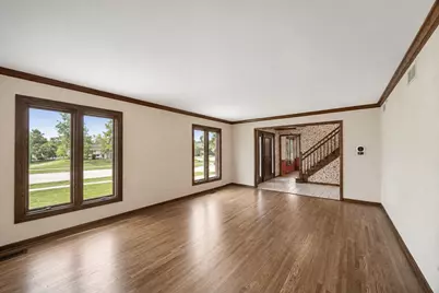 6723 Kingswood Road, Willowbrook, IL 60527 - Photo 10
