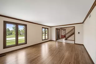 6723 Kingswood Rd, Willowbrook, IL 60527 - Photo 10