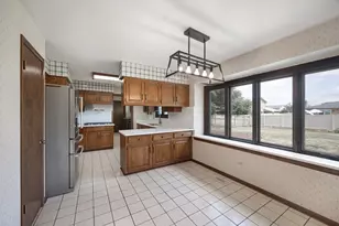 6723 Kingswood Rd, Willowbrook, IL 60527 - Photo 18