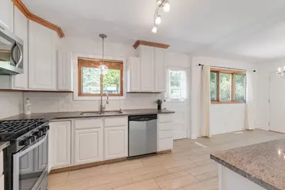 945 Nottingham Lane, Crystal Lake, IL 60014 - Photo 8