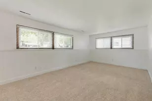 945 Nottingham Ln, Crystal Lake, IL 60014 - Photo 16