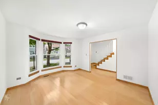 1555 N Gatewood Ave, Palatine, IL 60067 - Photo 2