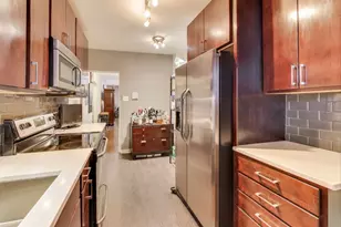 2641 W Fitch Ave, Chicago, IL 60645 - Photo 10