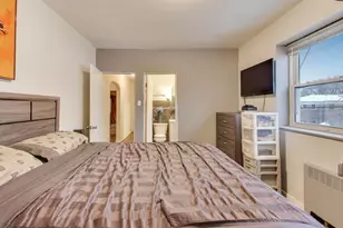 2641 W Fitch Ave, Chicago, IL 60645 - Photo 12