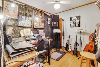 3310 N Lawndale Avenue, Chicago, IL 60618 - Photo 16