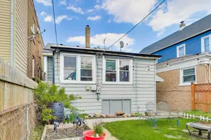 3310 N Lawndale Ave, Chicago, IL 60618 - Photo 30