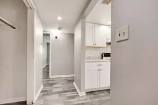 3A Kingery Quarter, Willowbrook, IL 60527 - Photo 2