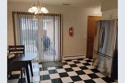904 S Edward Street, Mount Prospect, IL 60056 - Photo 2