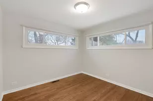 6803 N Keeler Ave, Lincolnwood, IL 60712 - Photo 10