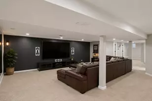 6803 N Keeler Ave, Lincolnwood, IL 60712 - Photo 16
