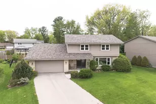5841 Hoylake Dr, Rockford, IL 61107 - Photo 12