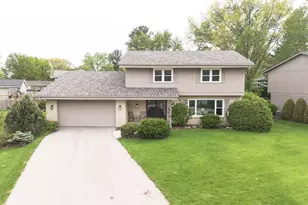 5841 Hoylake Dr, Rockford, IL 61107 - Photo 10