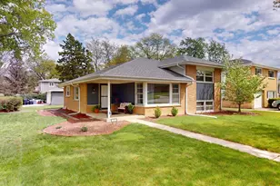 501 S School St, Mount Prospect, IL 60056 - Photo 2