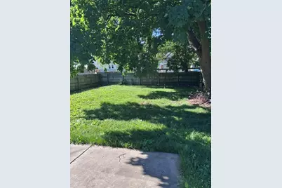 712 W Monroe Street, Bloomington, IL 61701 - Photo 2