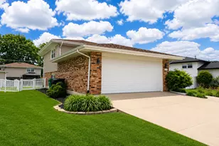 16755 Oleander Ave, Tinley Park, IL 60477 - Photo 2