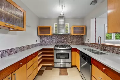 168 N Geneva Avenue, Elmhurst, IL 60126 - Photo 16