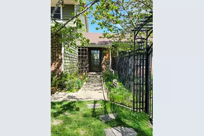 301 Oakbrook Court, Bartlett, IL 60103 - Photo 4